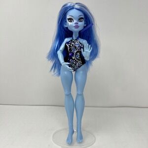 Monster High Abbey Bominable G3 Skulltimate Secrets Fashion Doll Mysteries